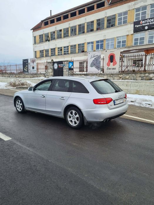 Vand a4 B8 2010 2.0  cuita motor 10 din 10 atenite nare acte  valabile