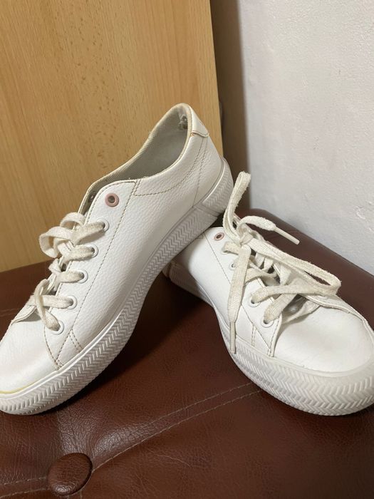 Adidasi dama Lacoste