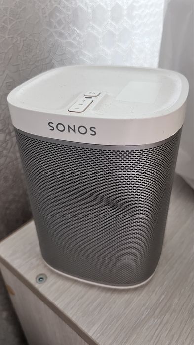 Sonos one , мощная ,умная wi-fi колонка.
