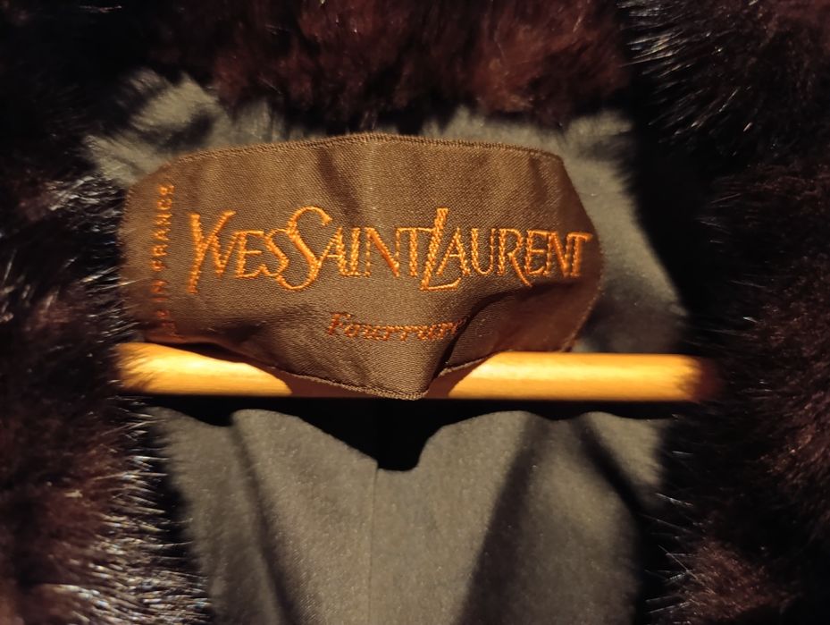 Haina din blana de nurca, YSL originala