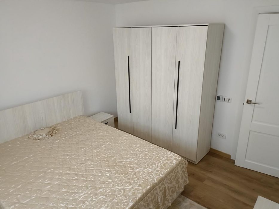 Inchiriez apartament 2 camere decomandat