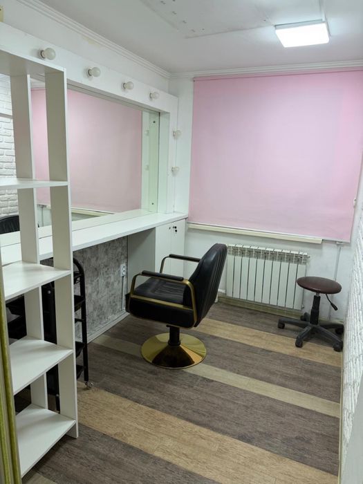 Кабинет в салоне красоты в авангарде