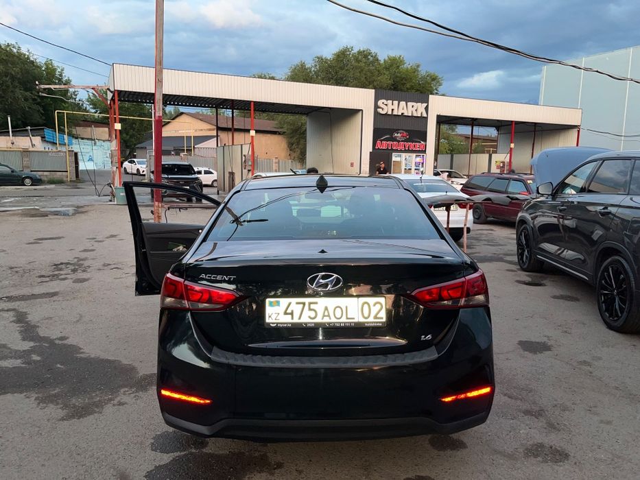 Авто машина Хюндай