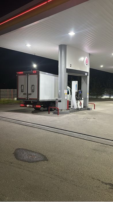 Газел Реф, Рефрежатор