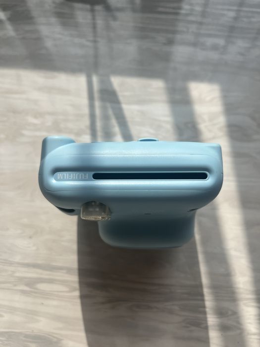 Продам Instax mini 11