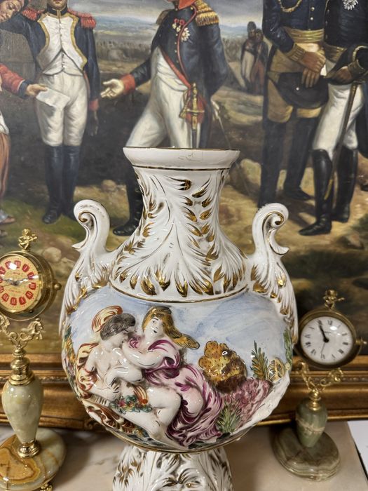 Vaza din portelan capodimonte