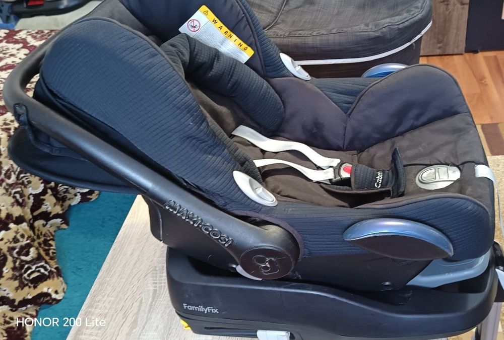 Vând scoică auto cu isofix