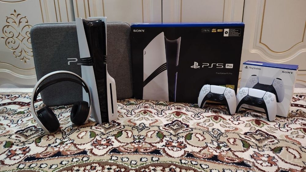 Playstation 5 pro дискаводим 2Tb CFI-7116 Deluxe 2 джойстик и диск