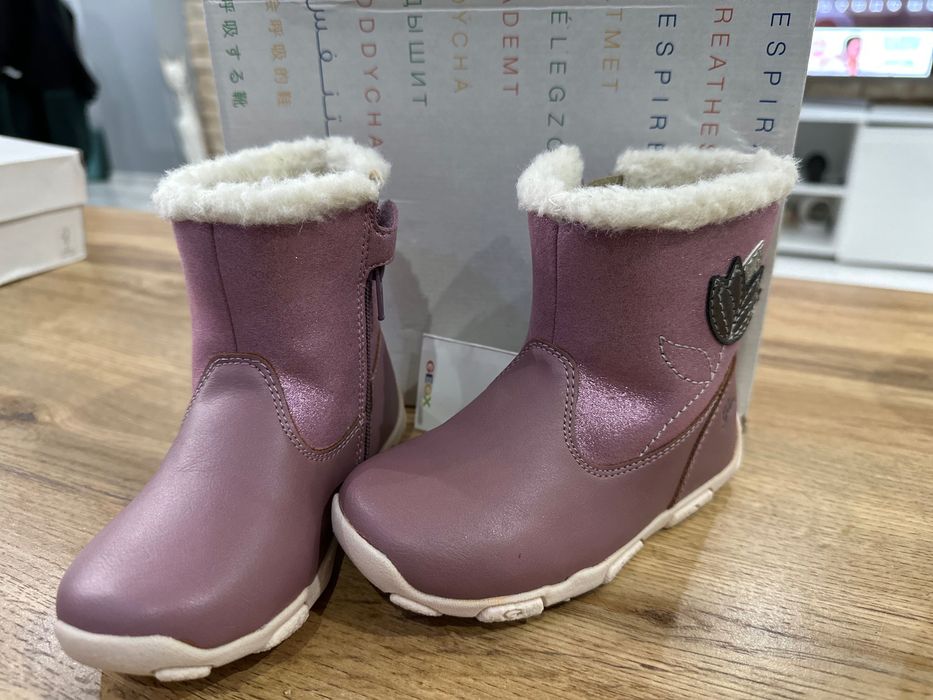 Детски обувки Geox, чисто нови 25 номер