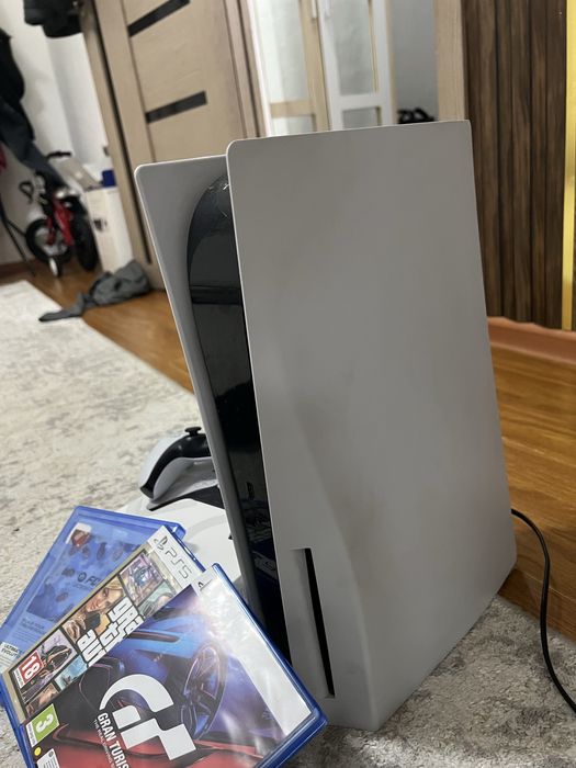 Продам Ps5 2 джостика срочно