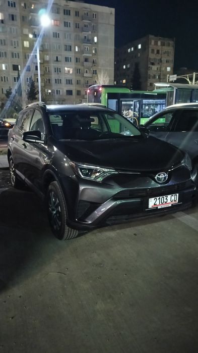 Тойота Раф4 продам.