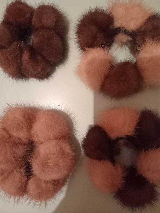 Резинки-заколки с шариками из меха норки