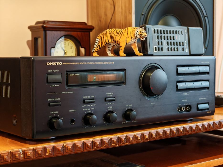 Onkyo A-8840. Amplif. de clasă.Telecomandă. Ca nou. Preț fix !