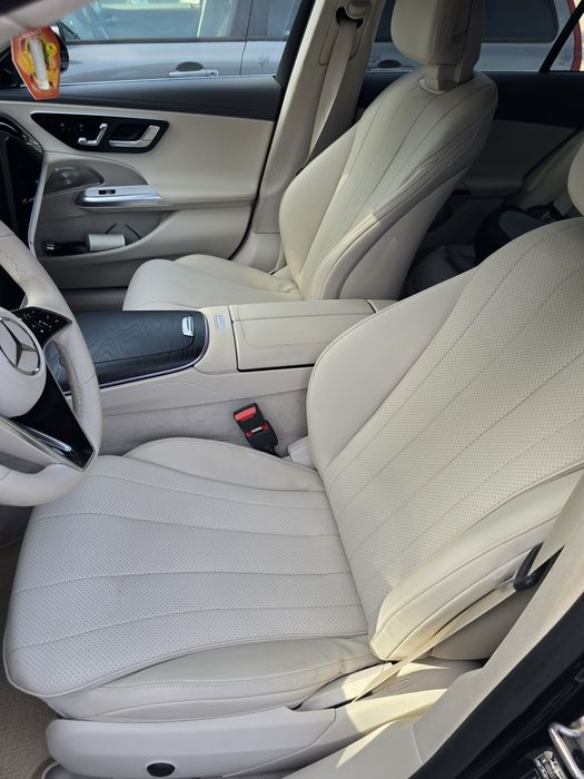 Mercedes-Benz E 200 4MATIC (W214) | Hyperscreen | AIRMATIC | Punte Spate Directoare | Doar 24.000 km!