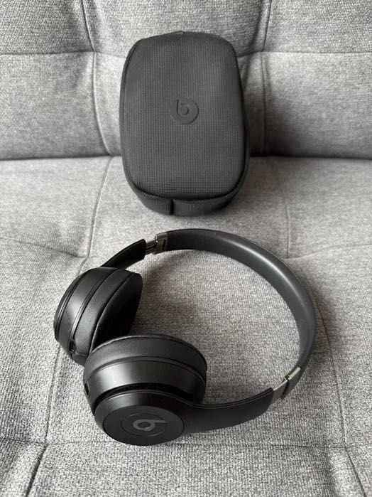 Като нови черни автентични (on-ear) слушалки Apple Beats Solo4