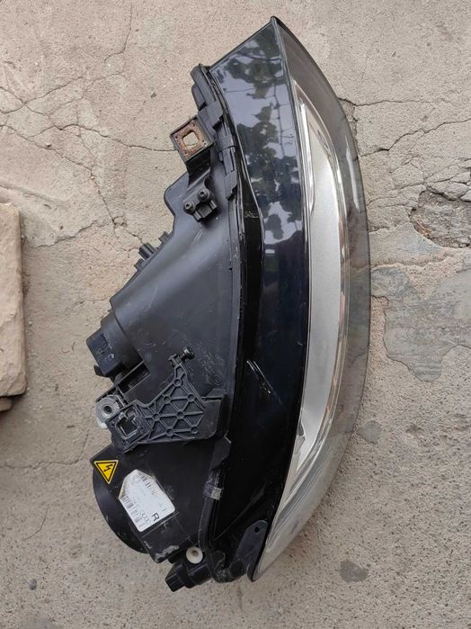 Фар Audi A4 B8.5 Bi-Xenon LED завиващ десен/Фар Ауди А4 Б8.5 Оригинале