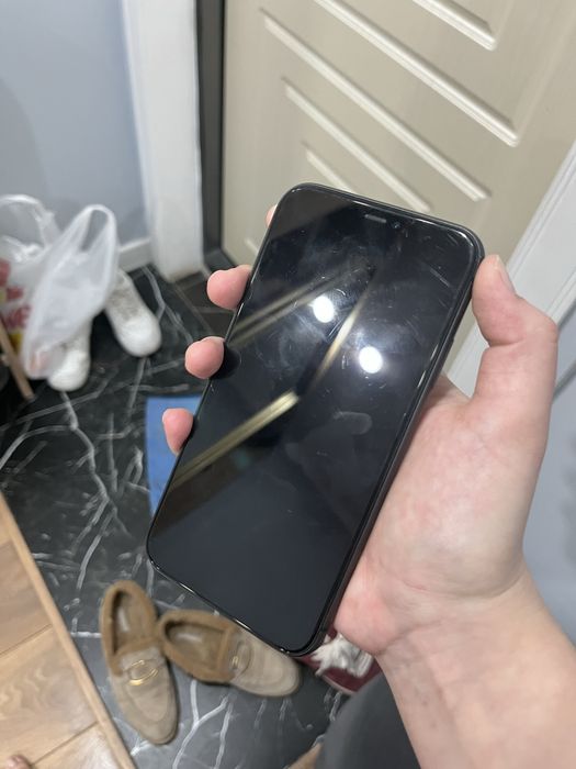 Айфон 11 64гб продаю