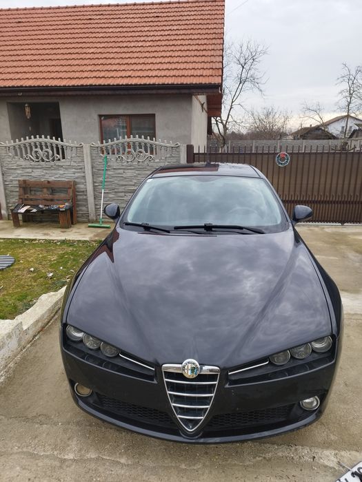 Vând Alfa Romeo 159 an fab 2009 19 jtdm preț 1650 euro neg