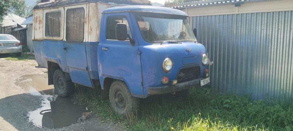Продам Уаз 3303 головасти с будкой