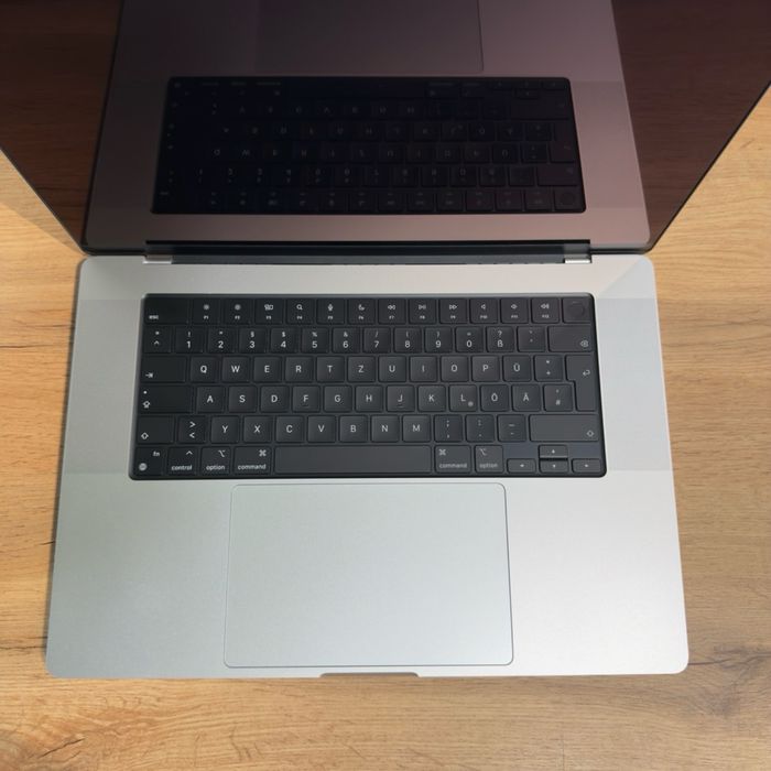 MacBook M1 Pro 16 inches