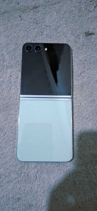 Samsung Z flip 5