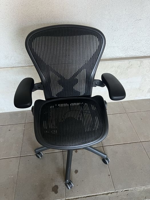 Eргономичен офис стол HERMAN MILLER AERON размер В