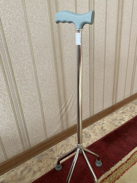 Трость новый 7 000 тенге.