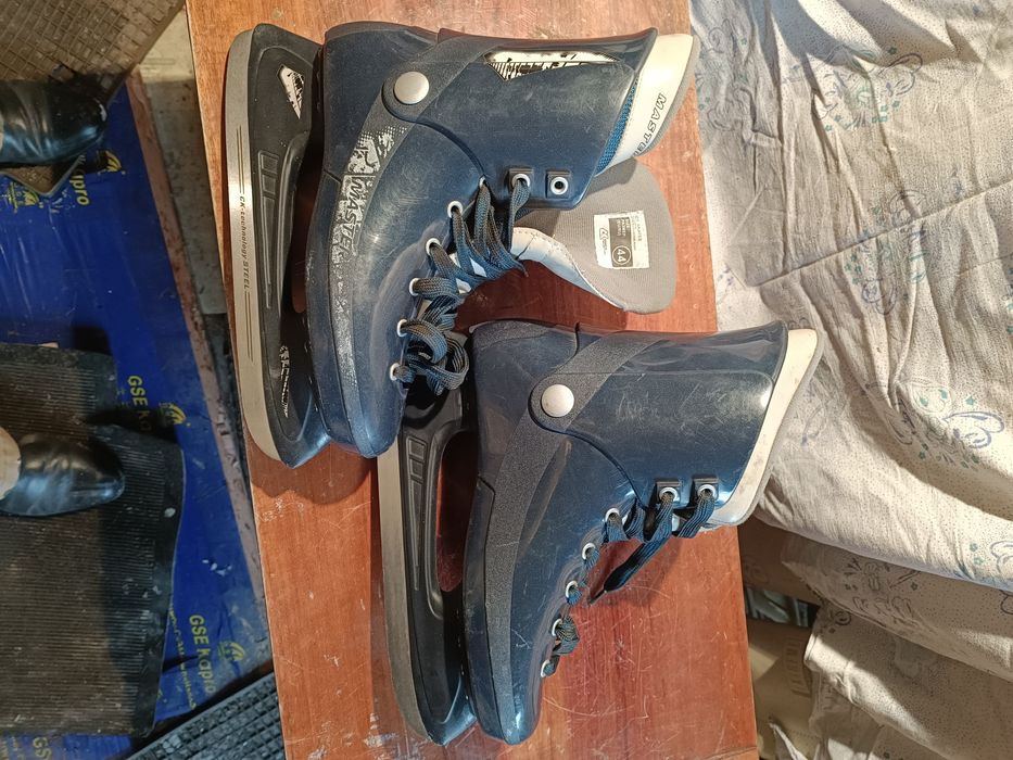 Продам коньки взрослые