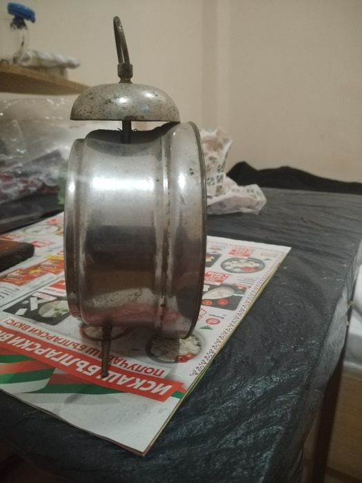 Стар настолен будилник