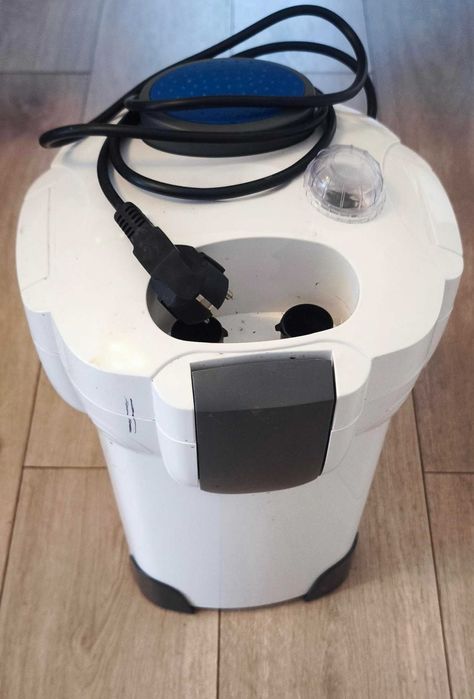 Аквариум 100L + външен филтър SunSun + Anubias + Tylomelania