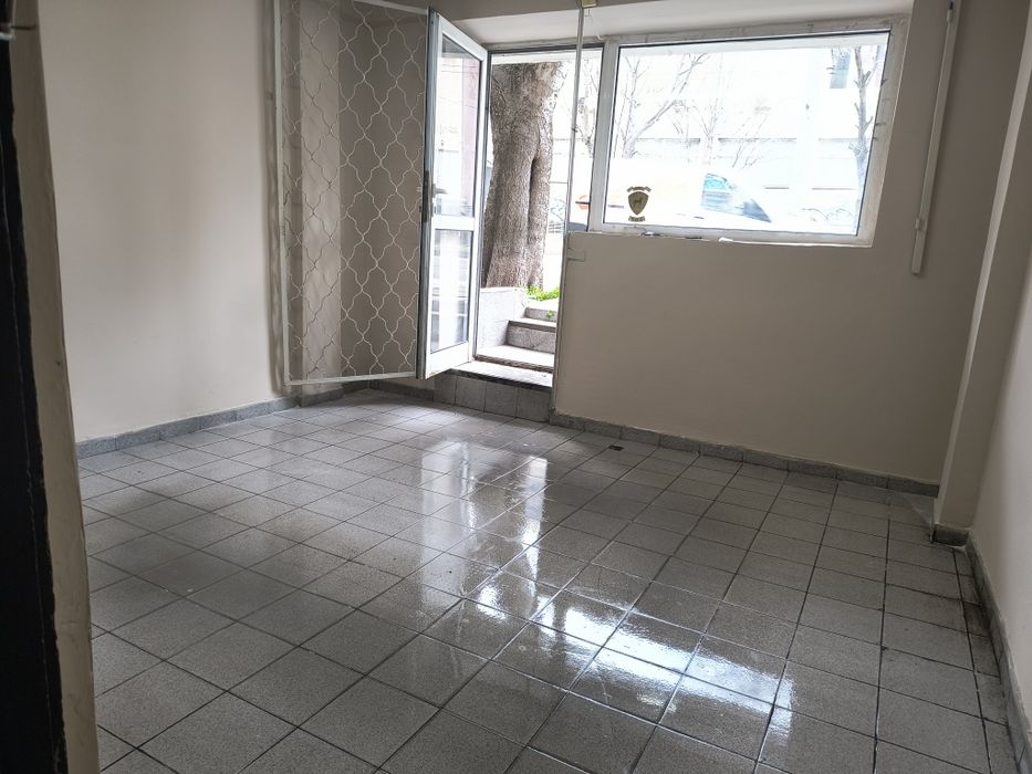 Продава се Магазин в Варна, Метро - 12 кв.м за 2019 €/кв.м - Снимка #1