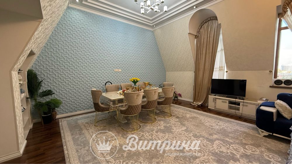 Срочная продаётся 3 комнатная+мансарда на метро Беруни, Хувайдо