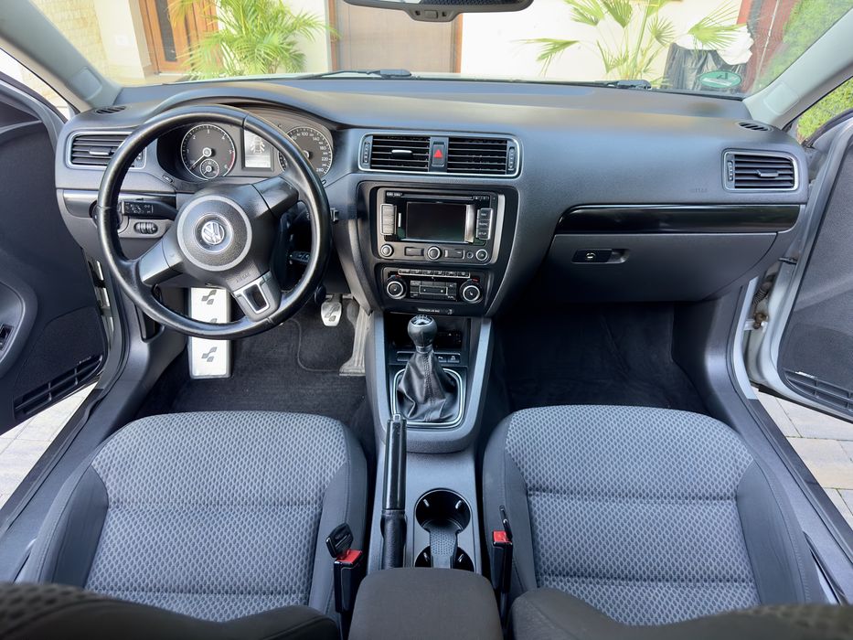 Volkswagen Jetta 1.6 TDi 2012 R-line Euro 5