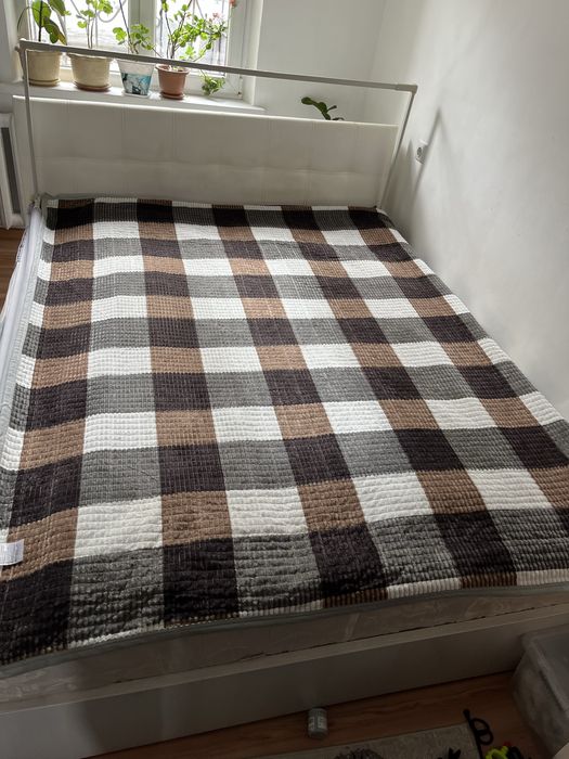 Продам кровать с матрасом