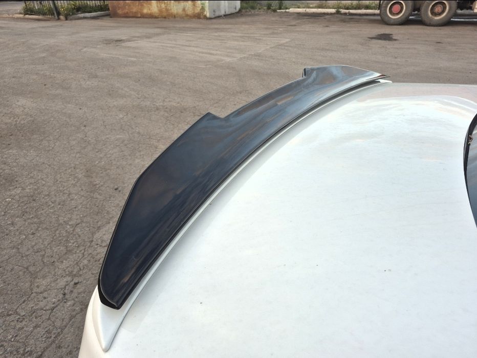 BMW E60 спойлер и козырек