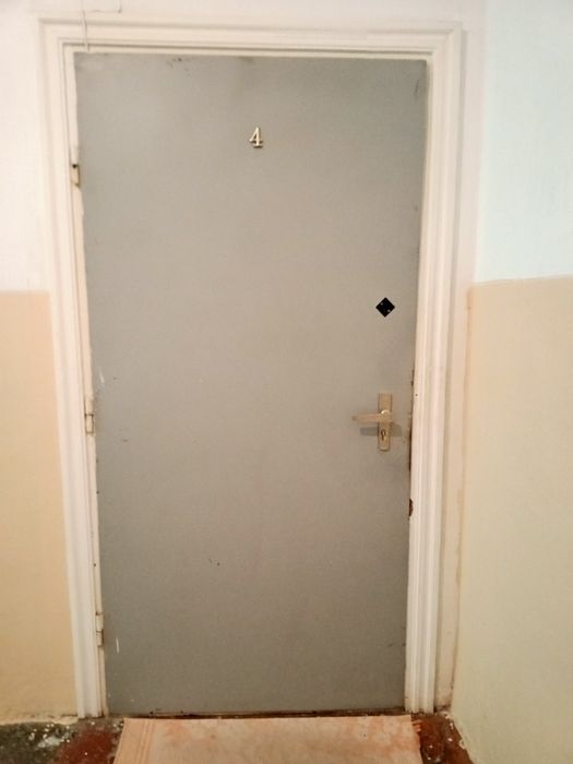 Продаётся железная дверь