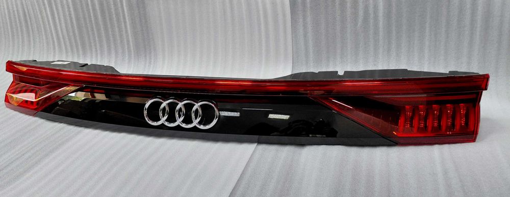 4M8945095Q Нов Стоп Matrix Audi Q8 SQ8 RSQ8 Ауди USA