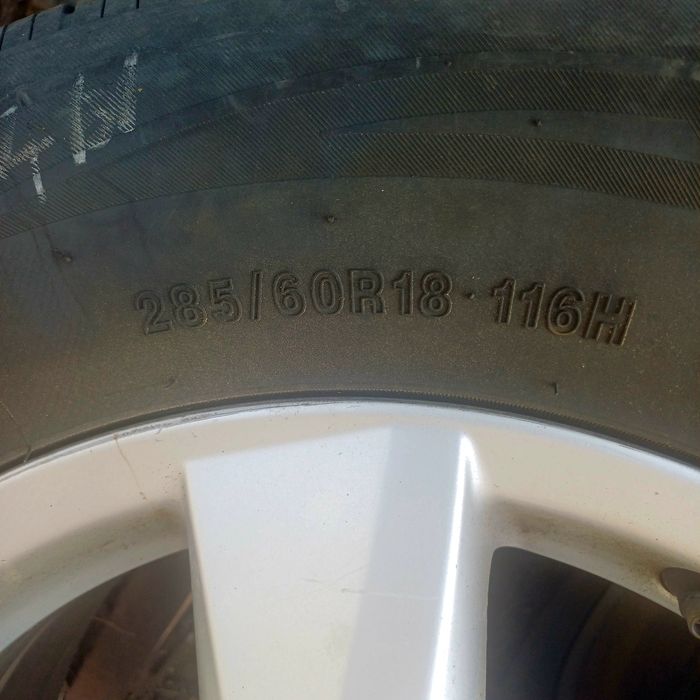 Летни шины 285/60/18