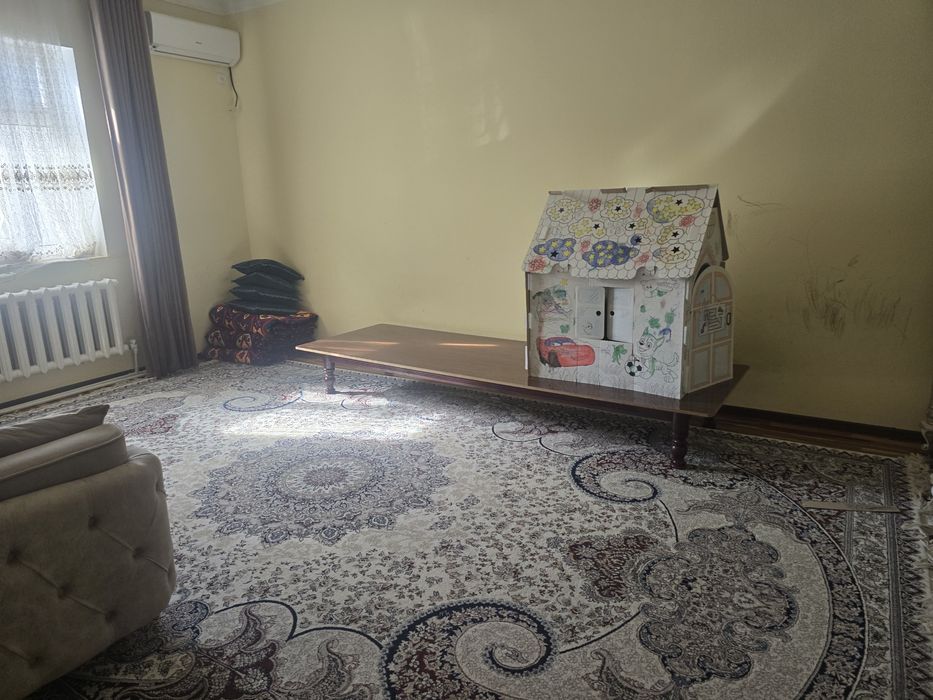 Ховли жой ижарага берилади 2-каватли Уршанч Стадион ёнида