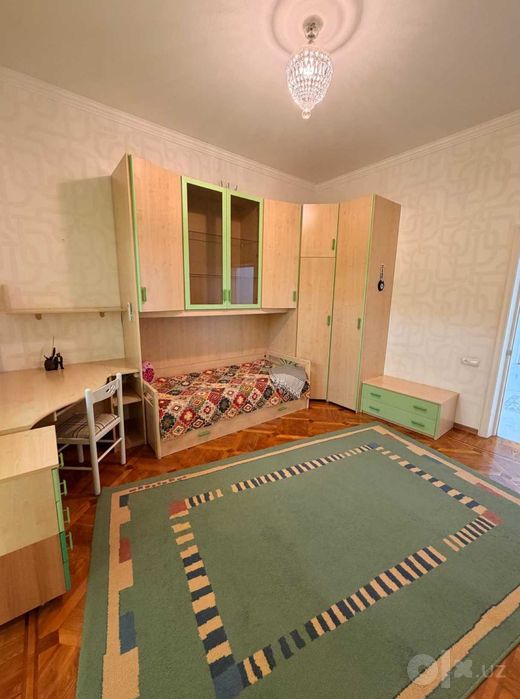 Сдается 3х комнатная квартира в центре (ул.Чехова, 150кв.м.)