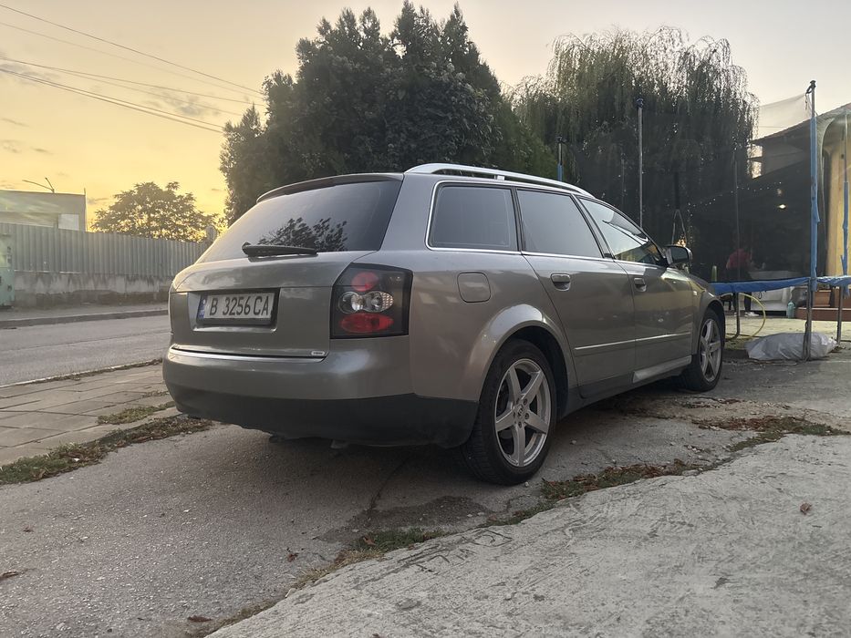 Audi A4 B6 2004 ,2.5 tdi V6 176 коня  обслужена със нови гуми