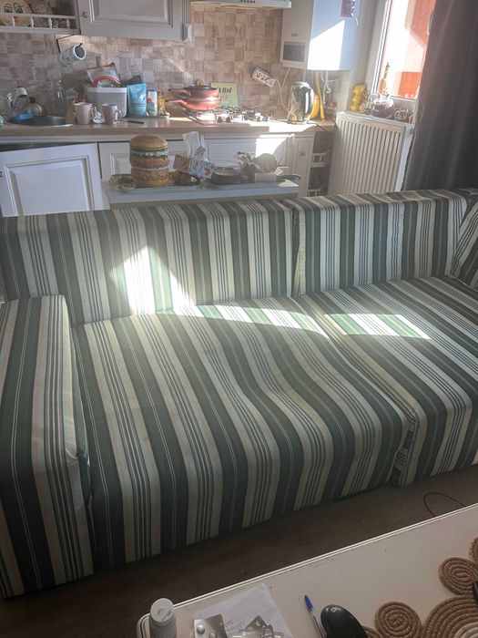 Vand canapea verde