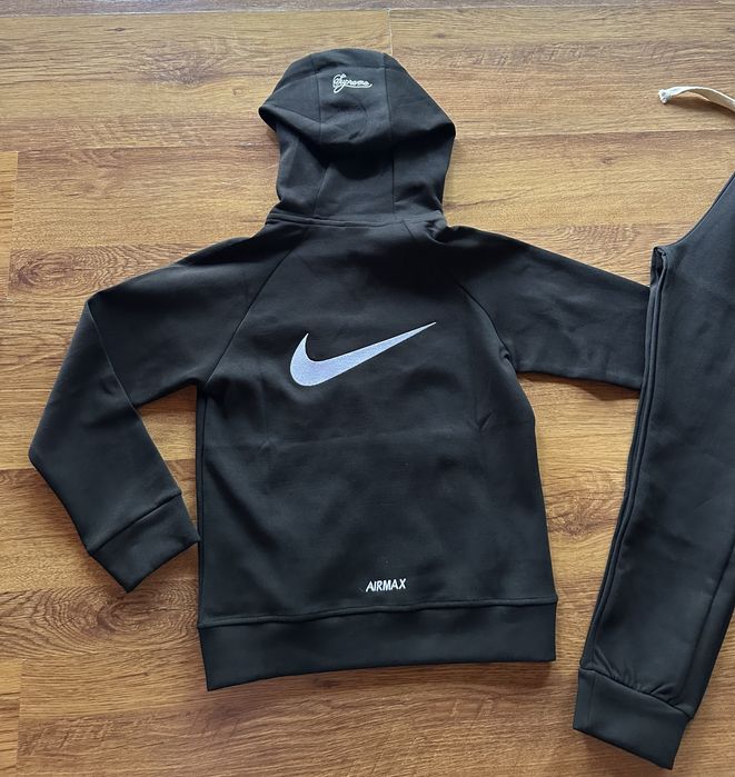 Детски,памучен,черен екип Nike с бродирано лого на гърба