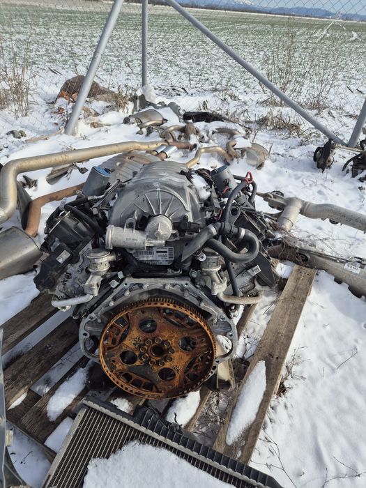Двигател от БМВ 4.4 V8