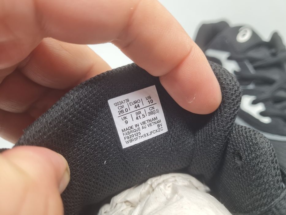 Маратонки Asics Gel - NYC

Чисто нови без кутия.

Размер 44 стелка 28 см.

Цена 100 евро.