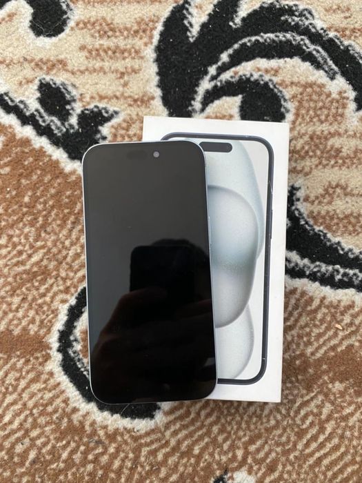 Продаю айфон 15 белый