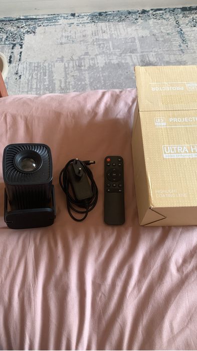 проектор для фильмов и тд