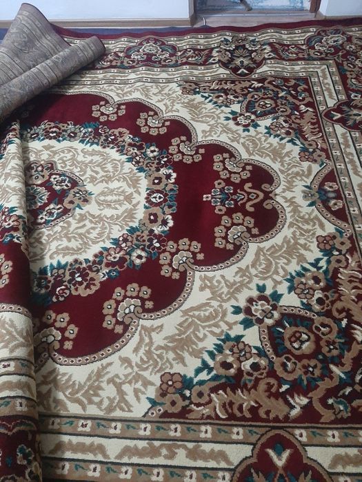 Продам ковер срочно