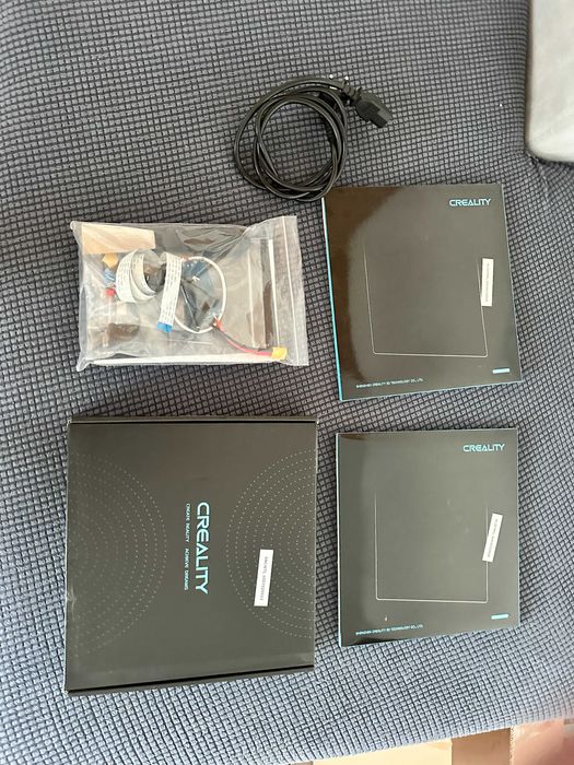 Creality Ender 3 3D printer + 3 role filament + upgrade-uri