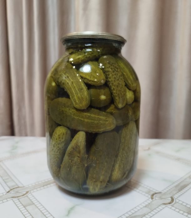 Продам огурцы соленые.